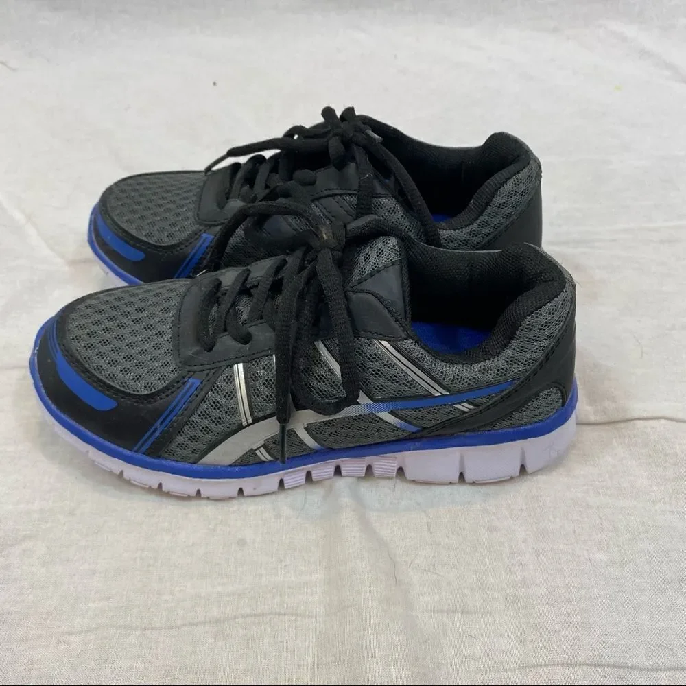 Boys Zone Pro Blue and‎ Black Sneakers Size 2